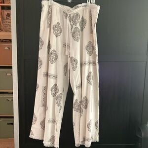 H&M White and Black Wide Leg Pants